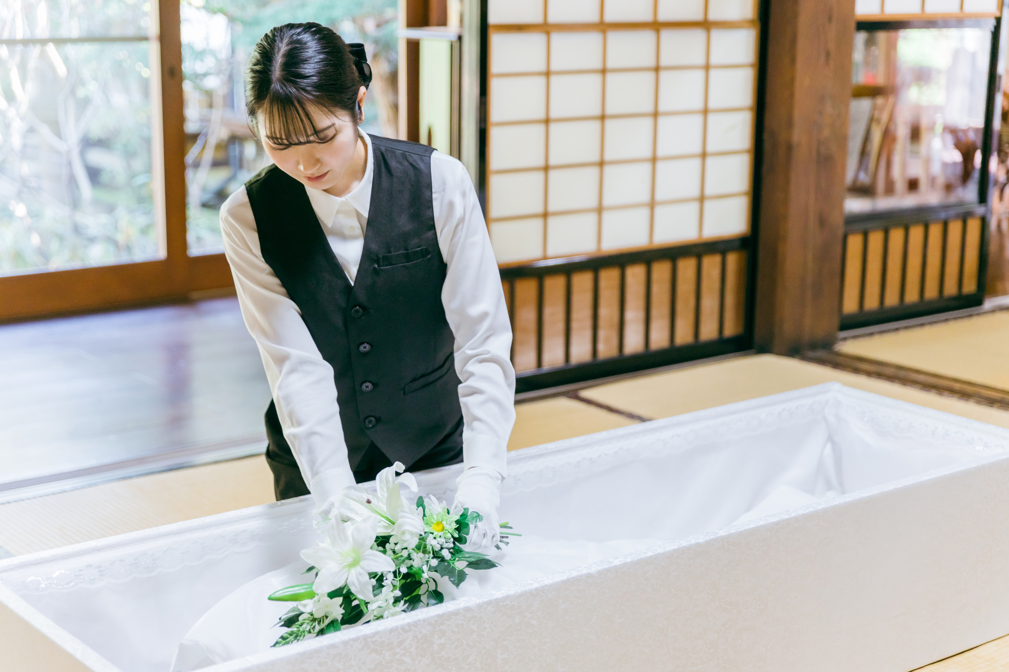 自宅葬 ⑴｜自宅でお葬式・家族葬・無宗教｜ともいき社