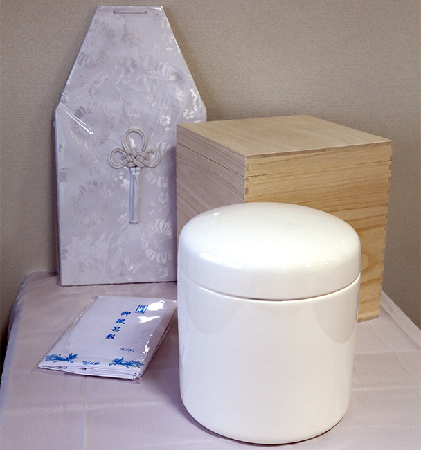 臨海斎場は火葬料金に骨壷が含まれてます