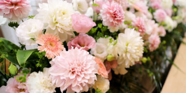 【臨海斎場で家族葬】目黒区民の花にこだわった葬儀費用実例